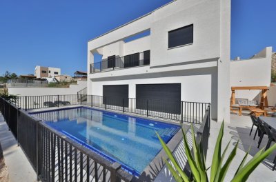 וילה בין ההרים 0