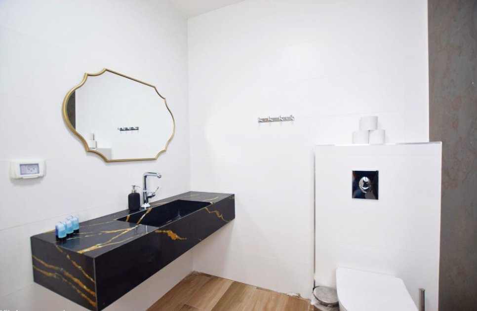 גרנד רויאל פמילי - תמונה 58